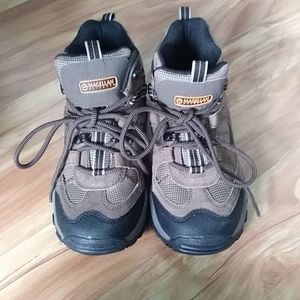 NWOT Boys Hiking Boots